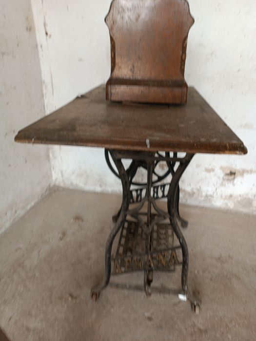 Maszyna do szycia AFRANA