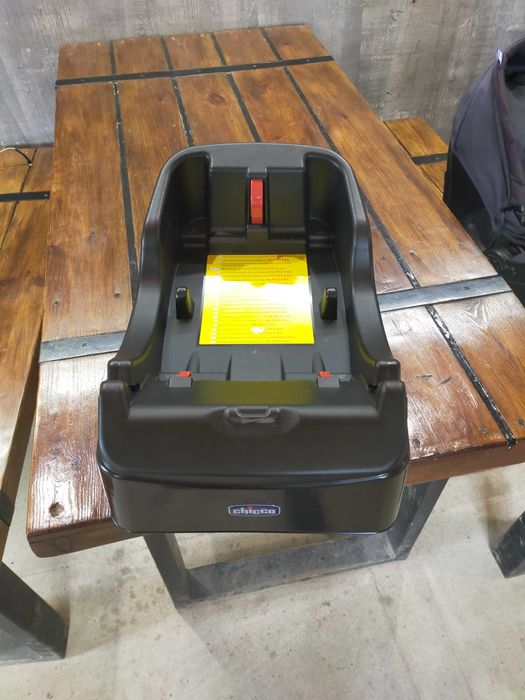 Автокрісло дитяче Chicco від 0 kg.