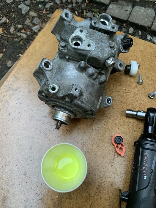 Компресор кондиціонера 6SEU14C Toyota Auris Corolla GE447260-1496