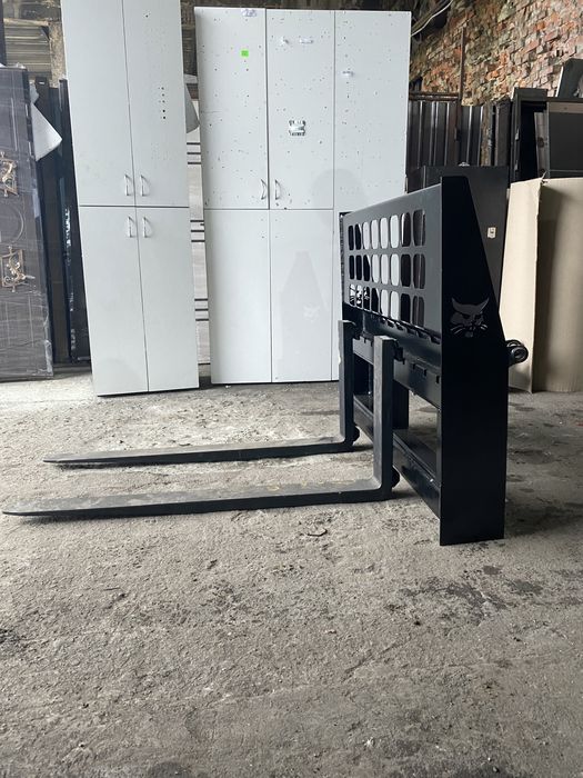 Вила палетні Bobcat- JCB- Cat ковші відвали для снігу