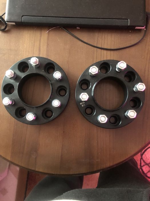 Продам проставки нові