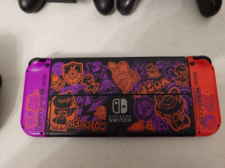 Nintendo Switch OLED – Edição Scarlet & Violet + Extras + 4 Jogos