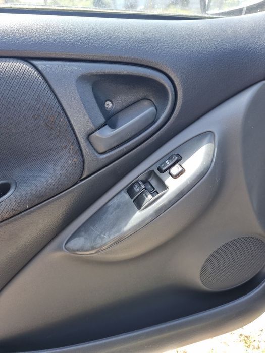 botão vidros eléctricos Toyota yaris 2004
