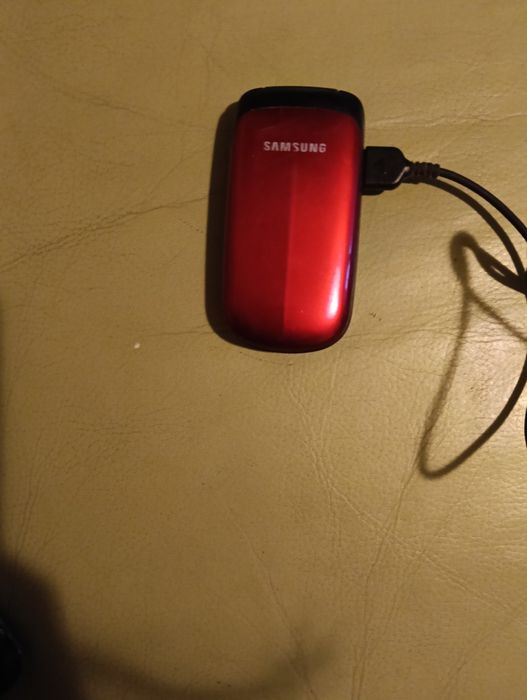 Trzy Telefony używane