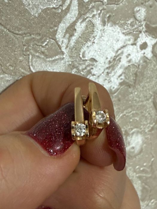 Золотые серьги с бриллиантами