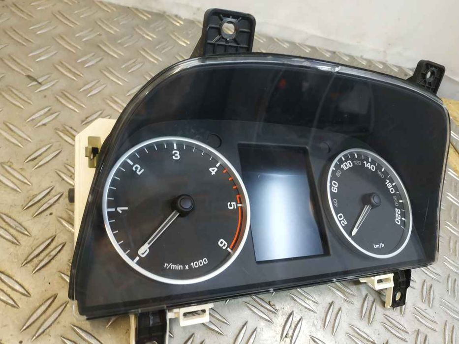 Land Rover Discovery 4 09- панель приладів  EL9665 AH2210849EJ