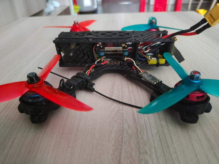 Dron FPV TBS source one V3 custom