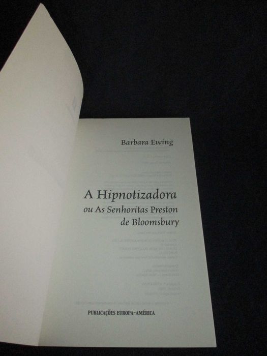 Livro A Hipnotizadora Barbara Ewing