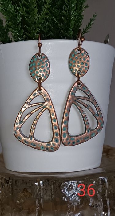 Brincos novos diversos