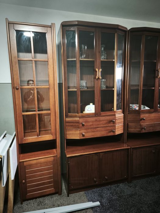 Cristaleiras em madeira ( 120 euros as 2 )