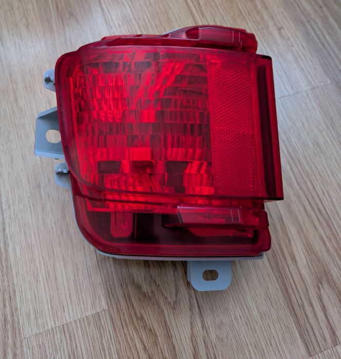 Задній протитуманний ліхтар Toyota Land Cruiser 200