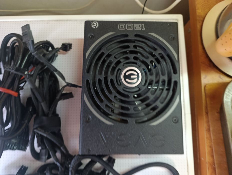 Блок живлення EVGA SuperNOVA 1200W