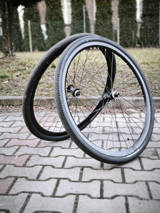 Koła i opony gravel Piasty shimano