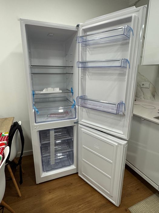 Frigorífico Combinado Haeger CR-32W.016A
