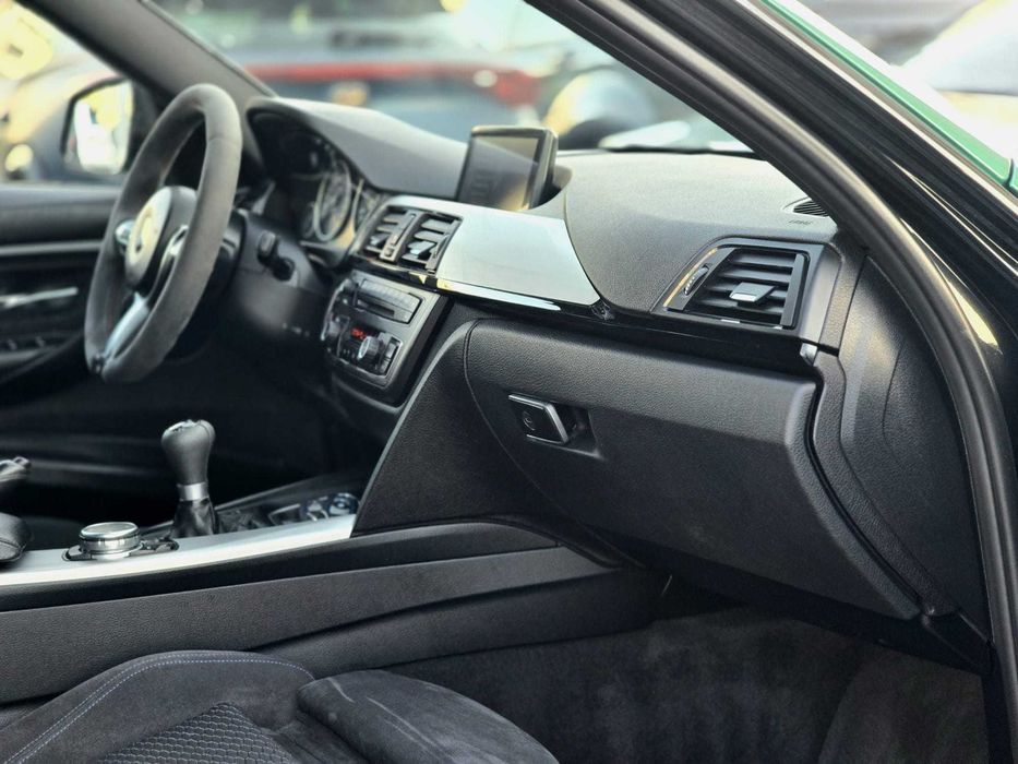 Bmw 318D F30 Pack M 2.0 (Look M3 CS)