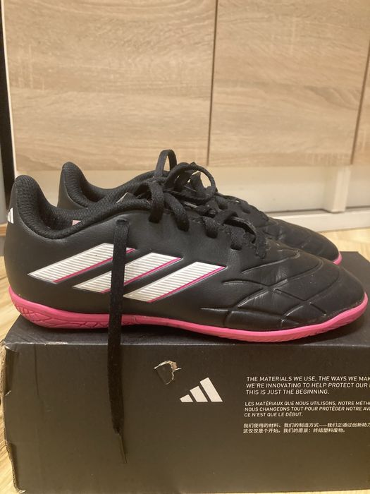Buty halówki - do piłki nożnej, 36,5