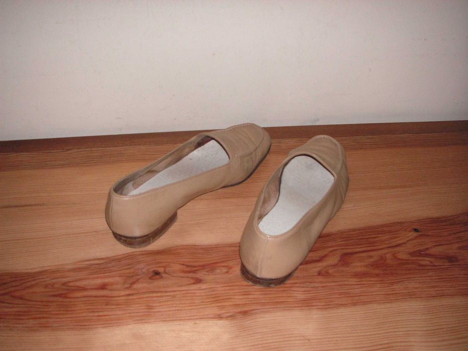 Sapatos Pele Bege T/38 (Senhora)
