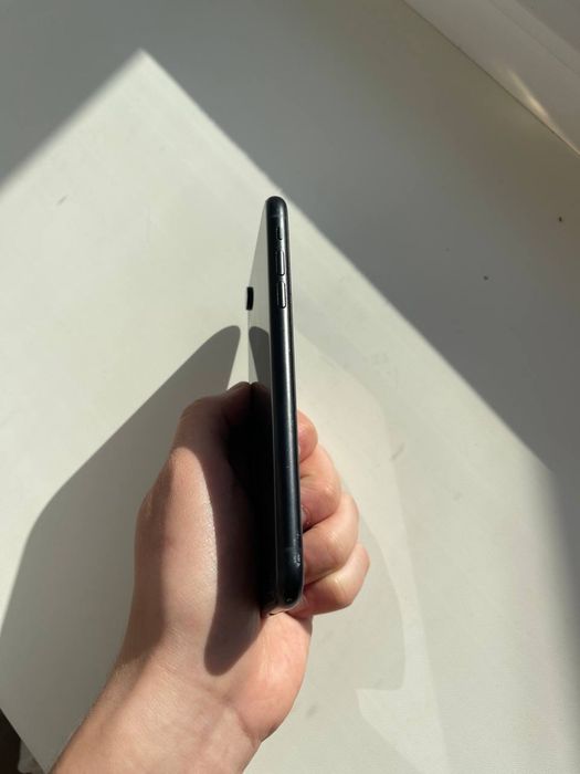 Продам Iphone xr