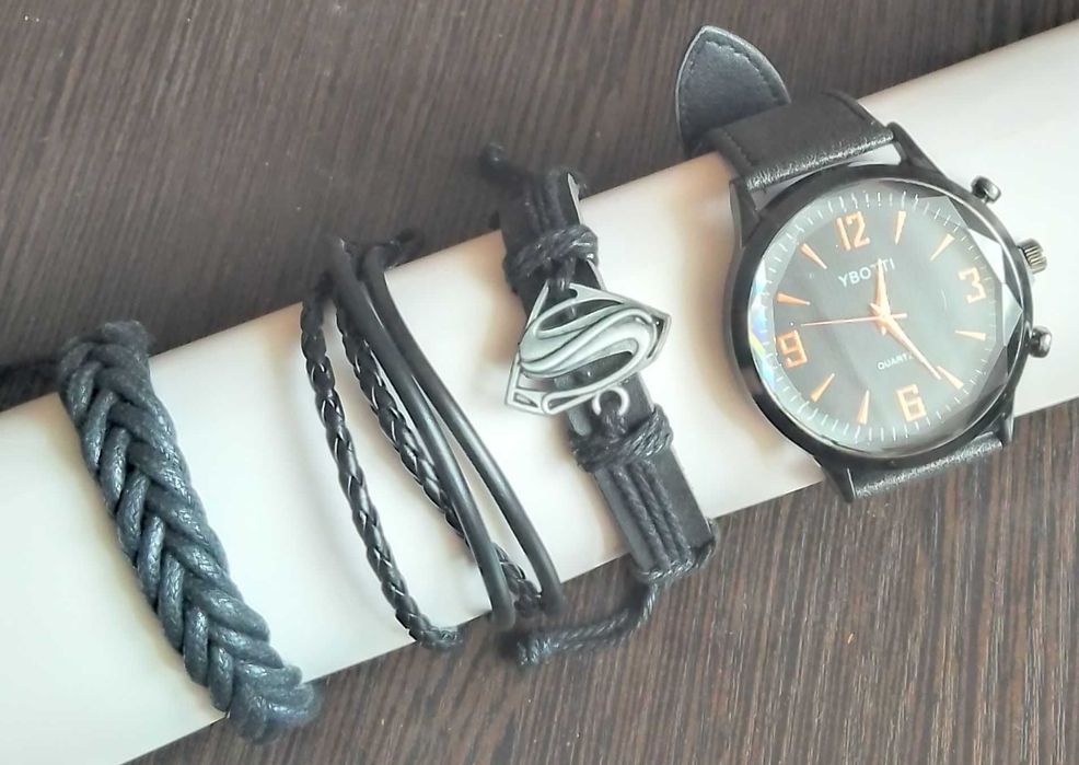 Годинник та браслети, 4 в 1