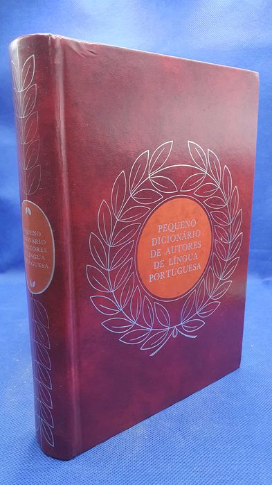 Livro - REF PA8 - Pequeno Dicionário de Autores de Lingua Portuguesa