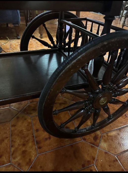 Carrinho de sobremesa/bar/apoio em ótimo estado