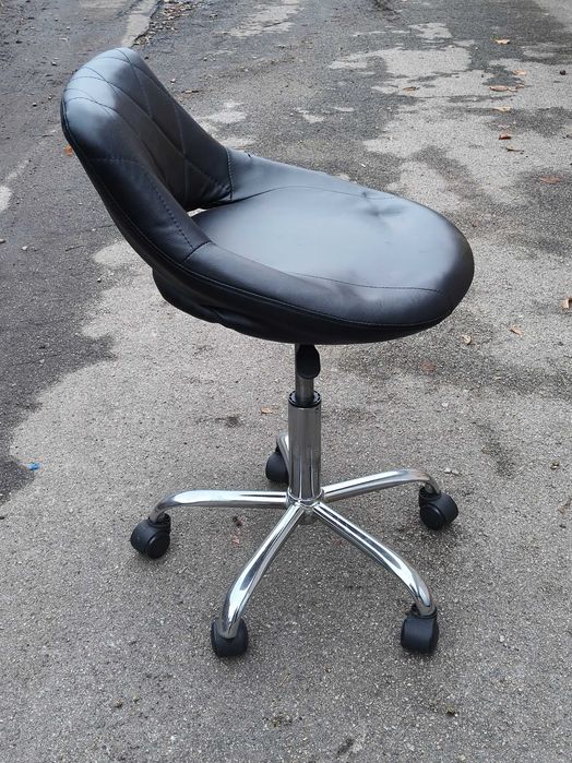 Косметологическое кресло  (стул мастера)