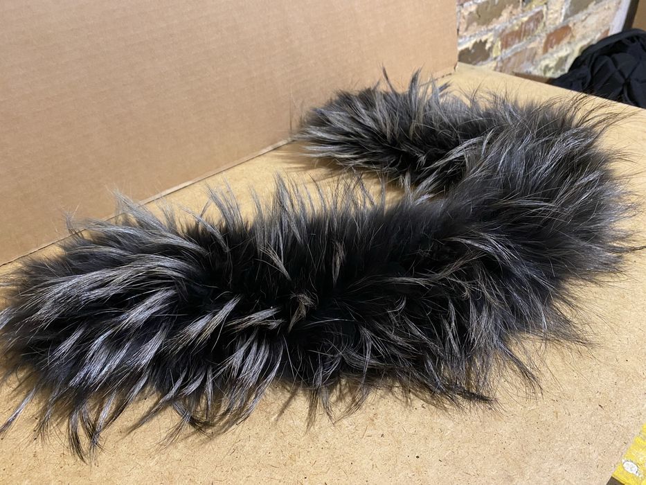 мех песца на капюшон на кнопках 250  грн