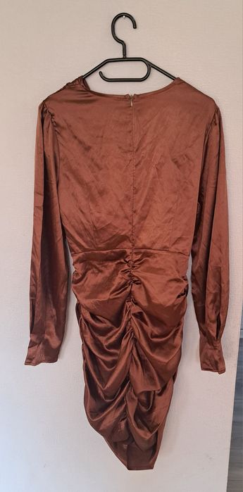 Nowa efektowna sukienka