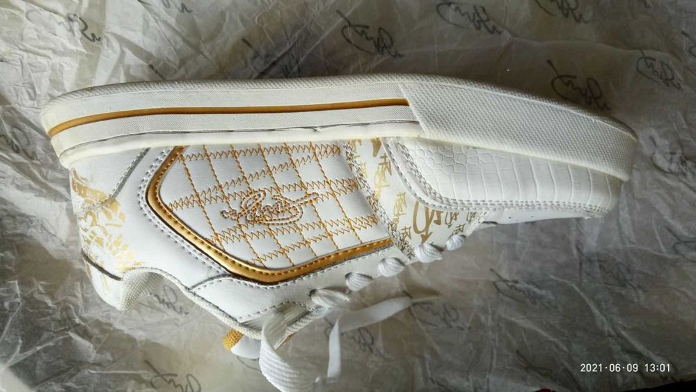 кроссовки женские