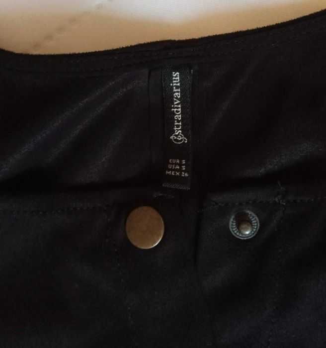 Saia inteira preta - Stradivarius