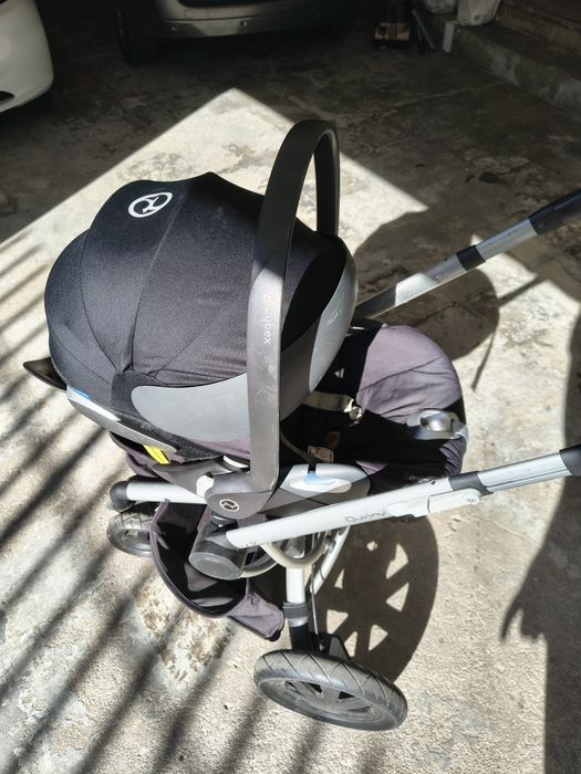 Carrinho Quinny e babycock Cybex com base