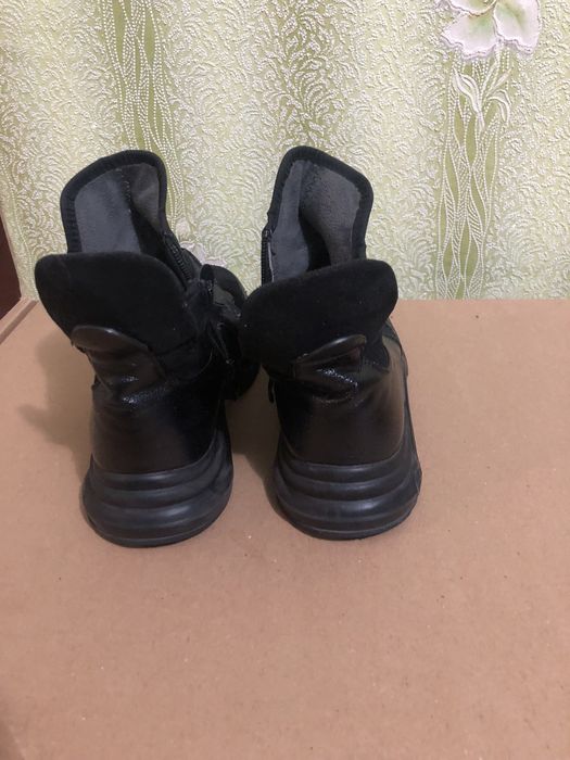 Ботинки на девочку