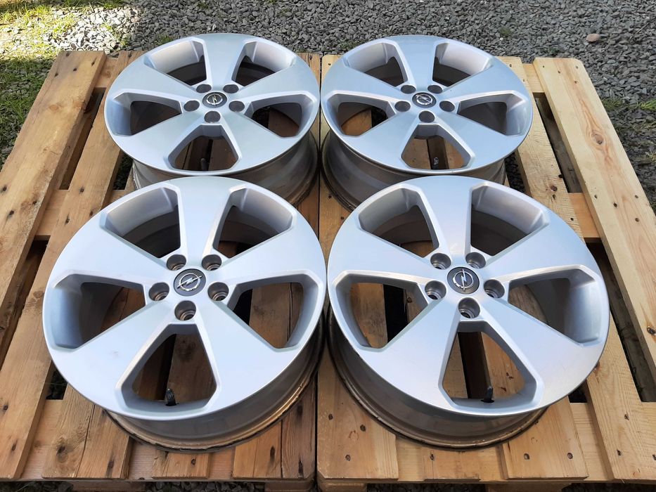 Диски титанові Легкосплавні 5*105 R17 Opel Astra J Astra J Sedan Astra J Sports Tourer Mokka Chevrolet Cruze Опель Астра Титани 5x105 R17