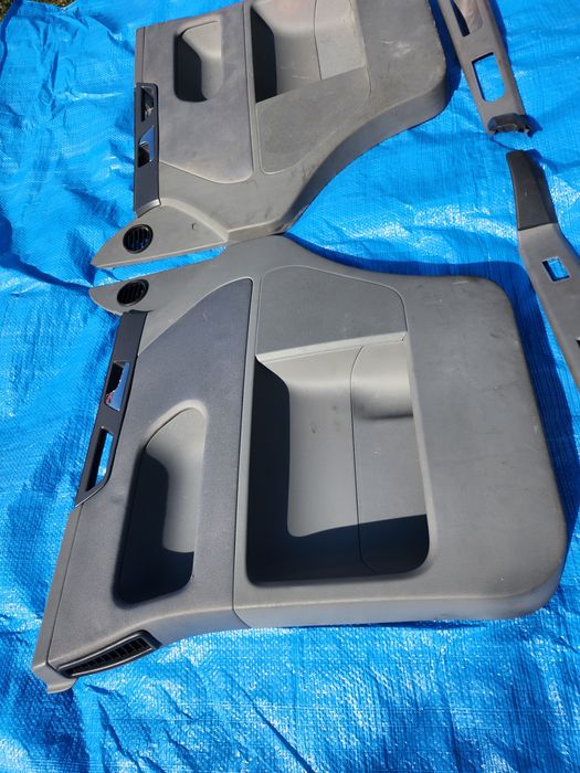 Обшивки передніх дверей VW Т5 Multivan 2003-09 сірі