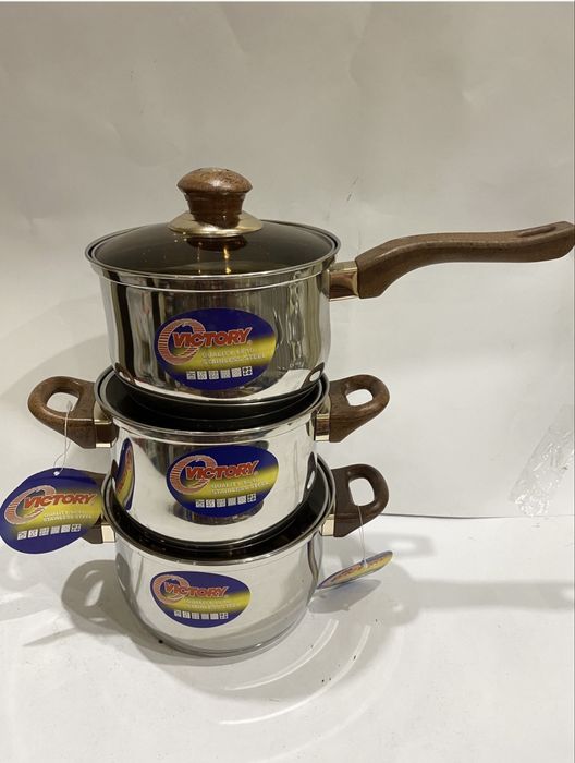 Набір посуду новий