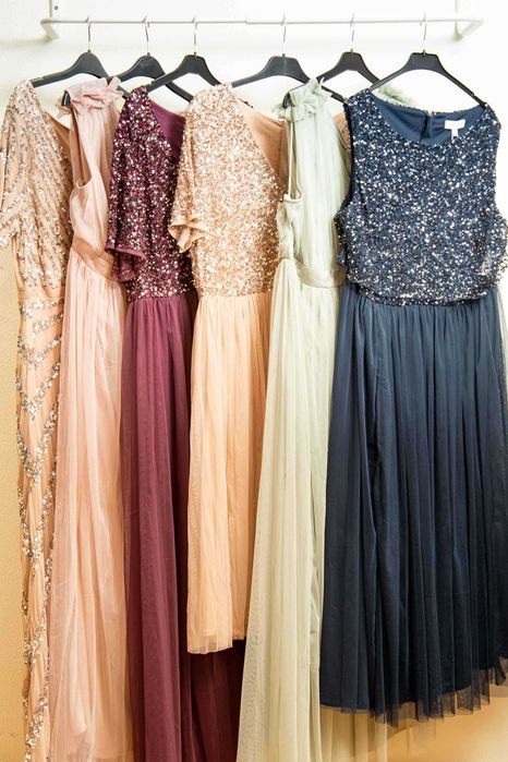 Lote de Vestidos e Macacões
