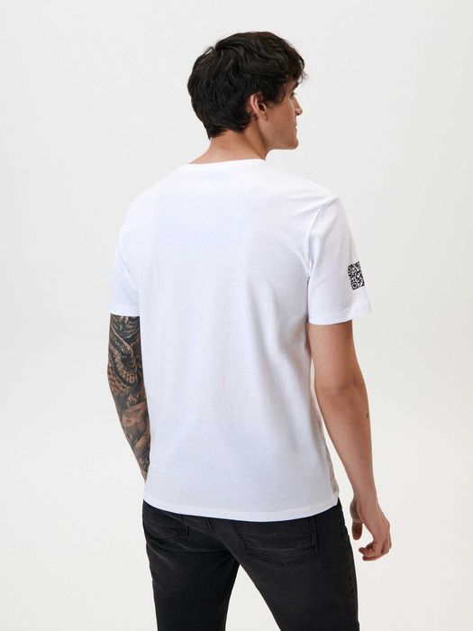 biały t-shirt męski Sinsay