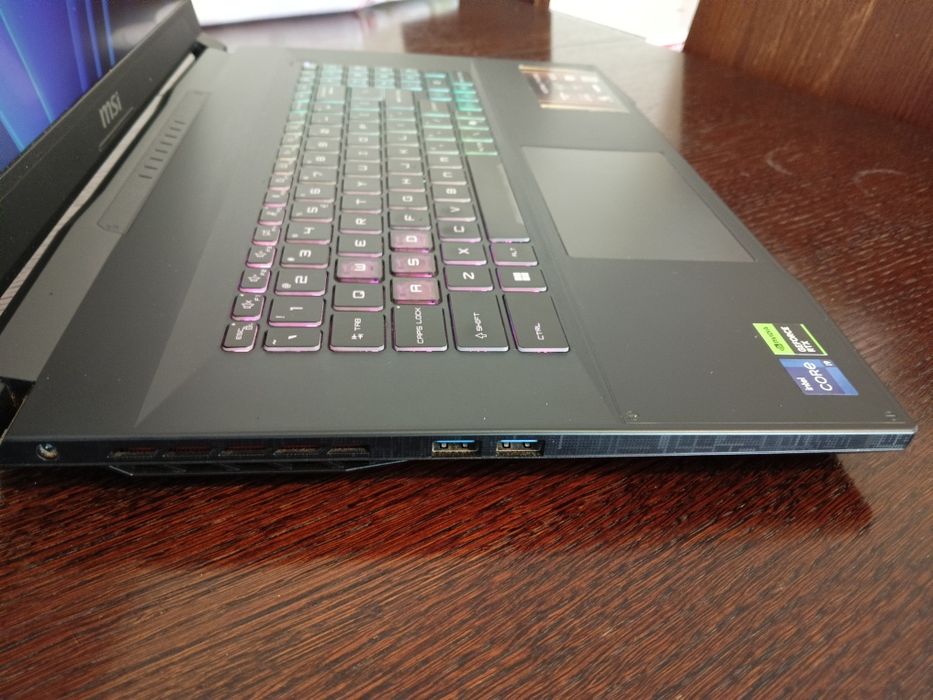 MSI Katana i9 32GB 1TB RTX 5070 DLSS5 17,3 IPS 240hz Win11