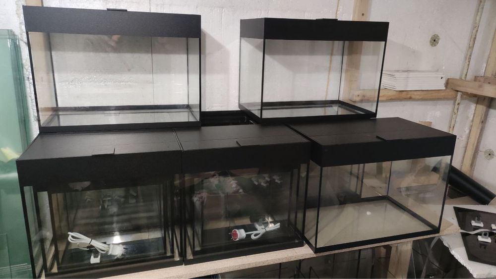 Акваріум з кришкою