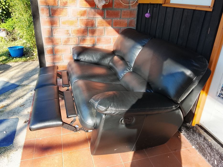 Sofá em pele bom estado