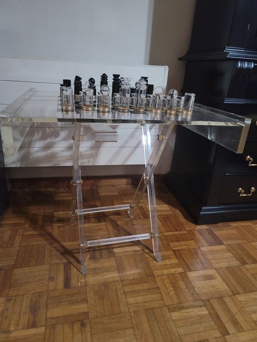 Mesa de xadrez com 20 anos como nova não foi usada