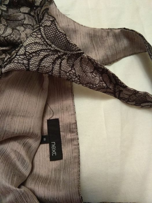 Koronkowa sukienka Next 36