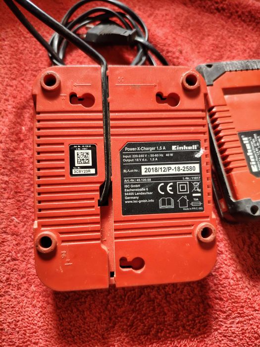 Carregador EINHELL 18 Volts + 1 Bateria 18 v 1,5Ah + 1 bateria 2,0Ah