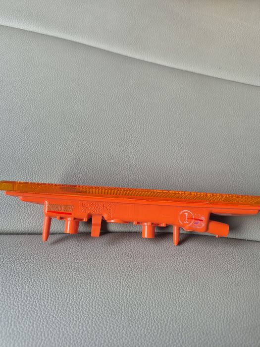 Продам оригінальний правий котафот бампера Dodge Durango  2021