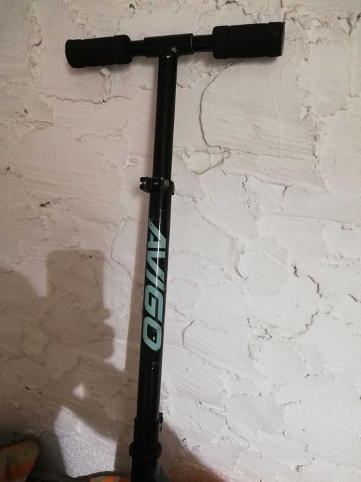 vendo trotinete em excelente condicoes,dobravel para caber em qualquer sitio