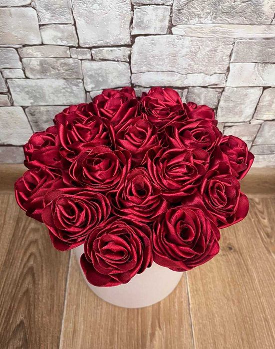 Троянди з атласної стрічки