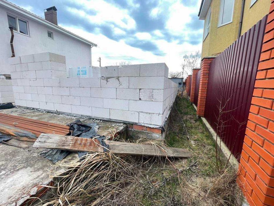 Продажа земельного участка с начатым строительством у моря!