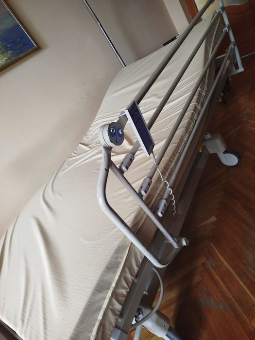 Медичне ліжко багатофункціональне