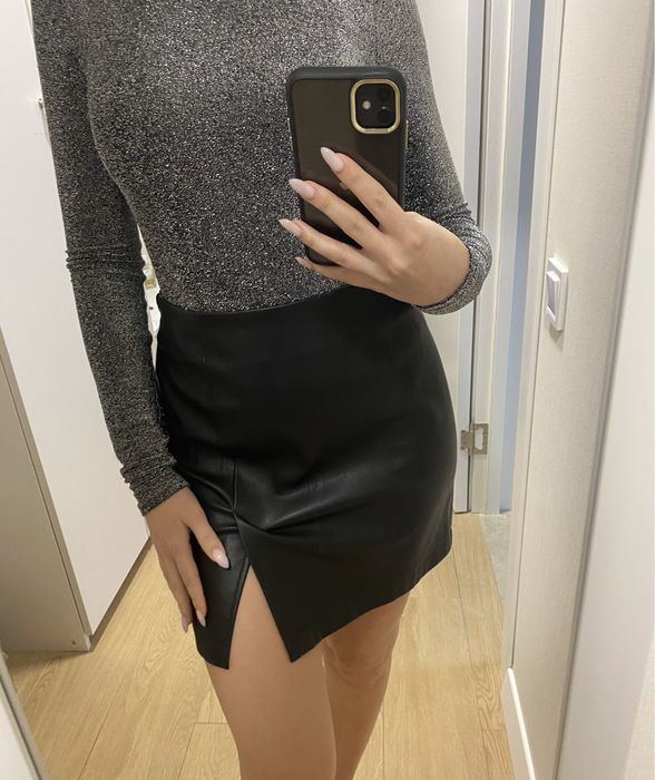 Спідниця з еко-шкіри на замку, розмір хс-с