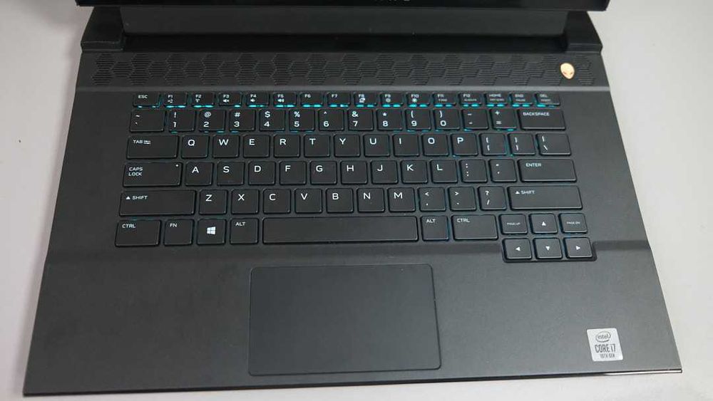 Dell alienware m15 r3 i7 10750 H 32 1 TB  RTX 2080 Super + Max Q 300Hz